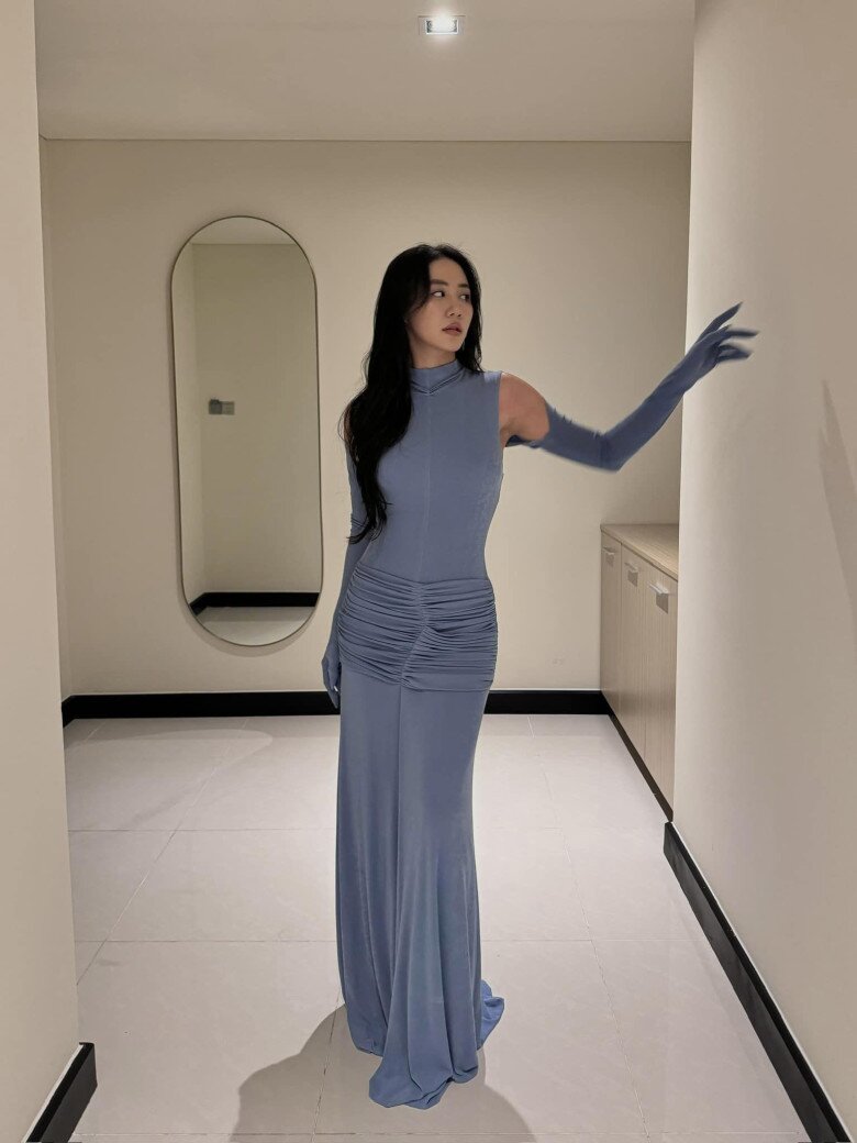 Văn Mai Hương cho biết: Lúc yêu, tôi là một con mèo, khá chiều người yêu, nhẹ nhàng, thích nấu ăn.