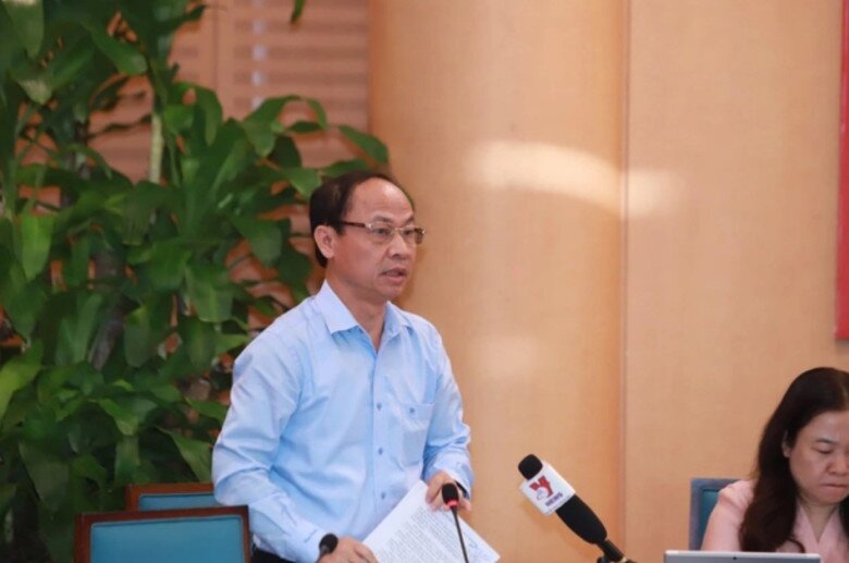 Đại diện Sở GD-ĐT Hà Nội phát biểu tại buổi họp báo