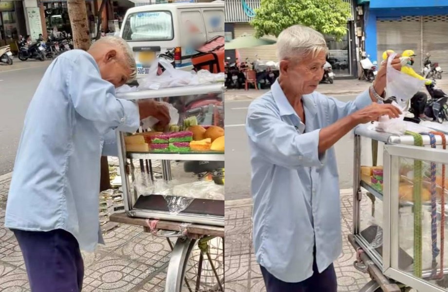 Cụ ông cẩn thận lấy bánh rồi gói cho khách mua nhiều loại bánh tuổi thơ
