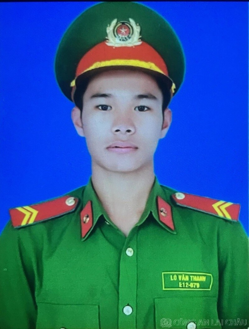 Lò Văn Thanh (SN 2004, Lai Châu), chiến sĩ Đội Cảnh sát bảo vệ, Trại Tạm giam, Công an tỉnh Lai Châu được vinh danh bởi hành động quả cảm khi làm nhiệm vụ. Đồng chí Thanh chính là người không quản nguy hiểm cứu 2 cháu nhỏ khỏi đuối nước tại quê nhà ở bản Pá Khôm.
