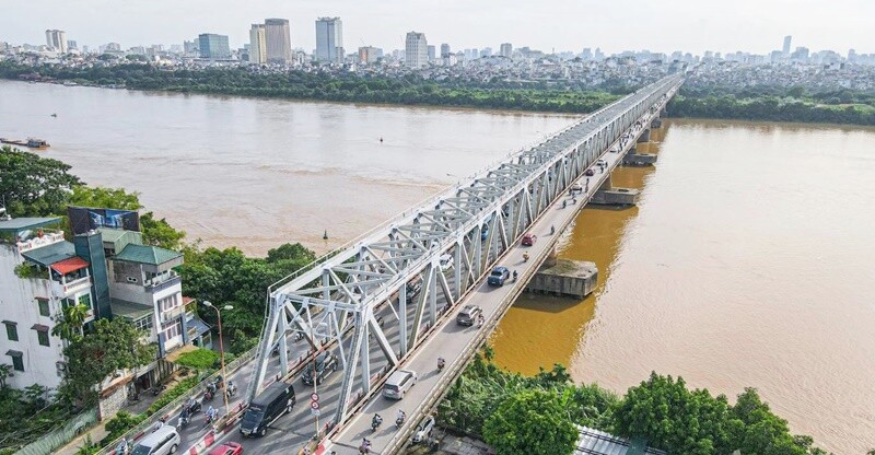 Cầu Chương Dương là nút giao thông quan trọng trong phát triển kinh tế, văn hóa, xã hội hiệu quả của Thủ đô trong giai đoạn 1985-1986. Đây là cây cầu lớn đầu tiên được thiết kế và thi công tại Việt Nam mà không cần có sự trợ giúp kỹ thuật của các chuyên gia nước ngoài.