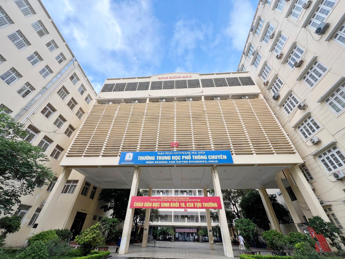 Trường THPT Chuyên ĐH Sư phạm Hà Nội có gì đặc biệt?