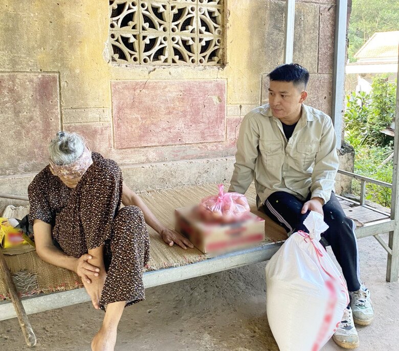 Anh Hưởng tham gia các hoạt động thiện nguyện tại địa phương