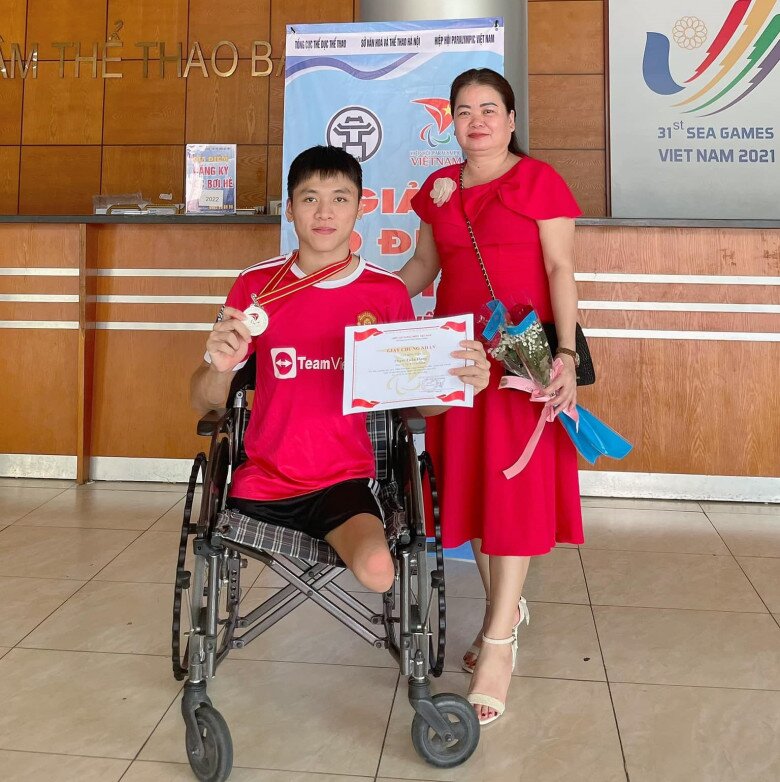 Mẹ luôn là nguồn động lực và chỗ dựa giúp Hưng mạnh mẽ, tự tin hơn