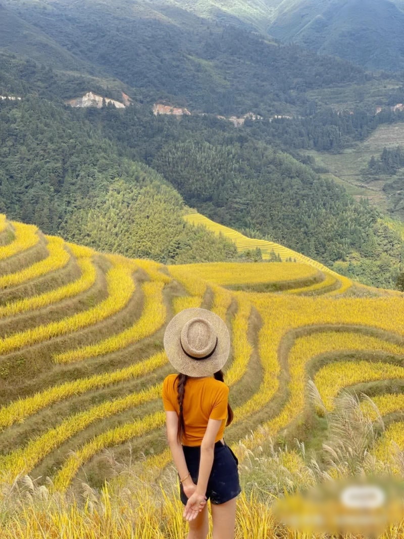 Bạn có thể tạo kiểu tóc lạ cũng siêu dễ thương.