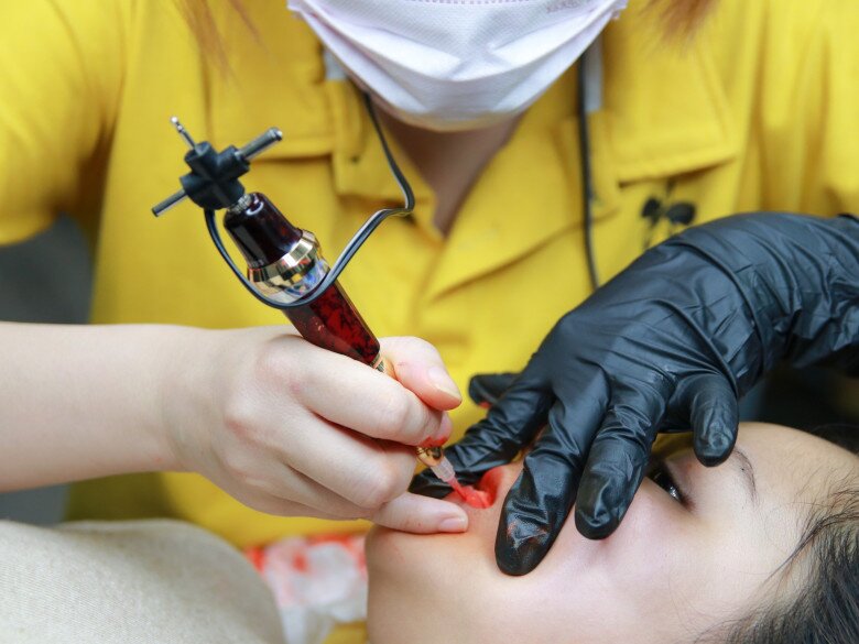 Nhu cầu phun xăm thẩm mỹ đón Tết rất cao 