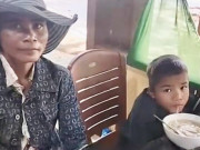 Tin tức - Thấy hai mẹ con vào quán chỉ dám gọi tô bún 10.000 đồng, vị khách lạ đã làm một điều khiến người mẹ rơi nước mắt