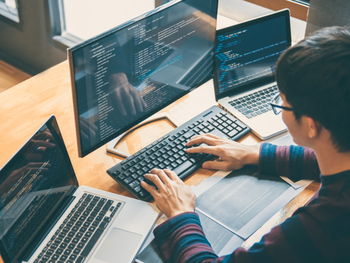 Kỹ sư phần mềm là công việc có mức lương cao.