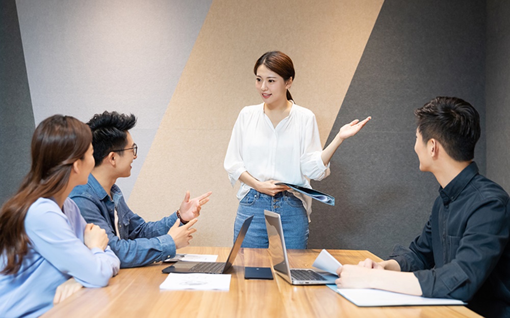 Quan hệ công chúng, báo chí truyền thông rất cần khả năng giao tiếp.
