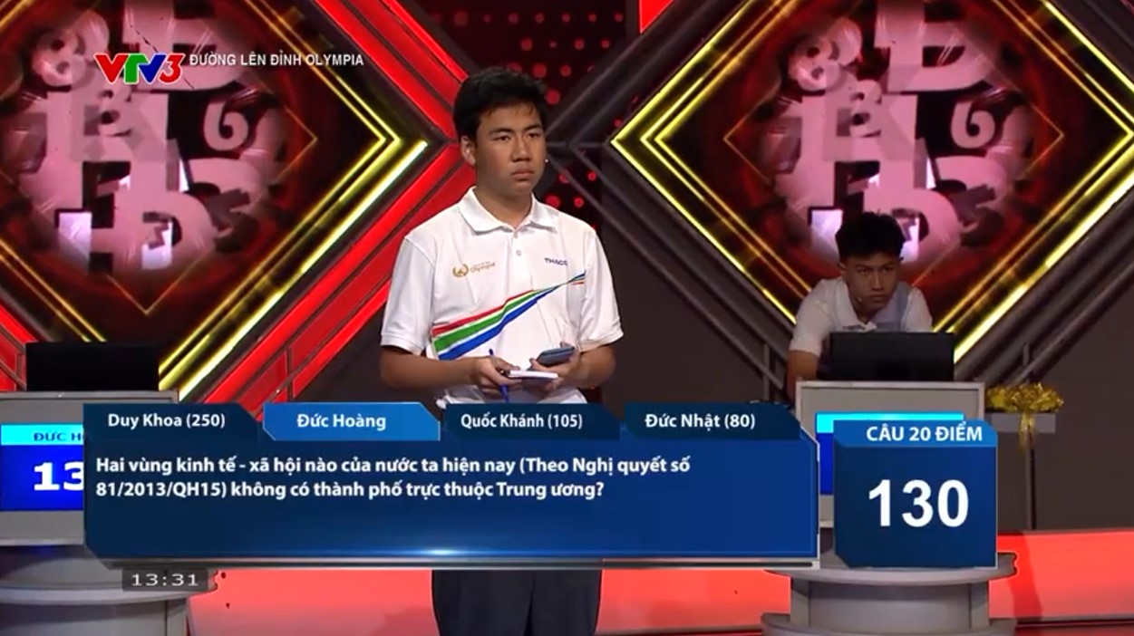 Người Về đích thứ 2 là Đức Hoàng, rất tiếc nam sinh Hà Nội không có câu trả lời nào đúng. Duy Khoa đã có 2 lần bấm chuông và đưa ra đáp án chính xác, lấy đi của Đức Hoàng 40 điểm. Đức Hoàng còn 90 điểm sau lượt thi của mình. 