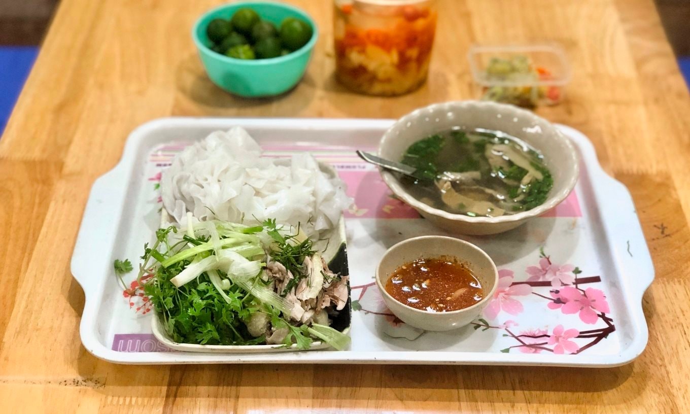 Món phở gà chấm đặc biệt chỉ có ở Hà Nội