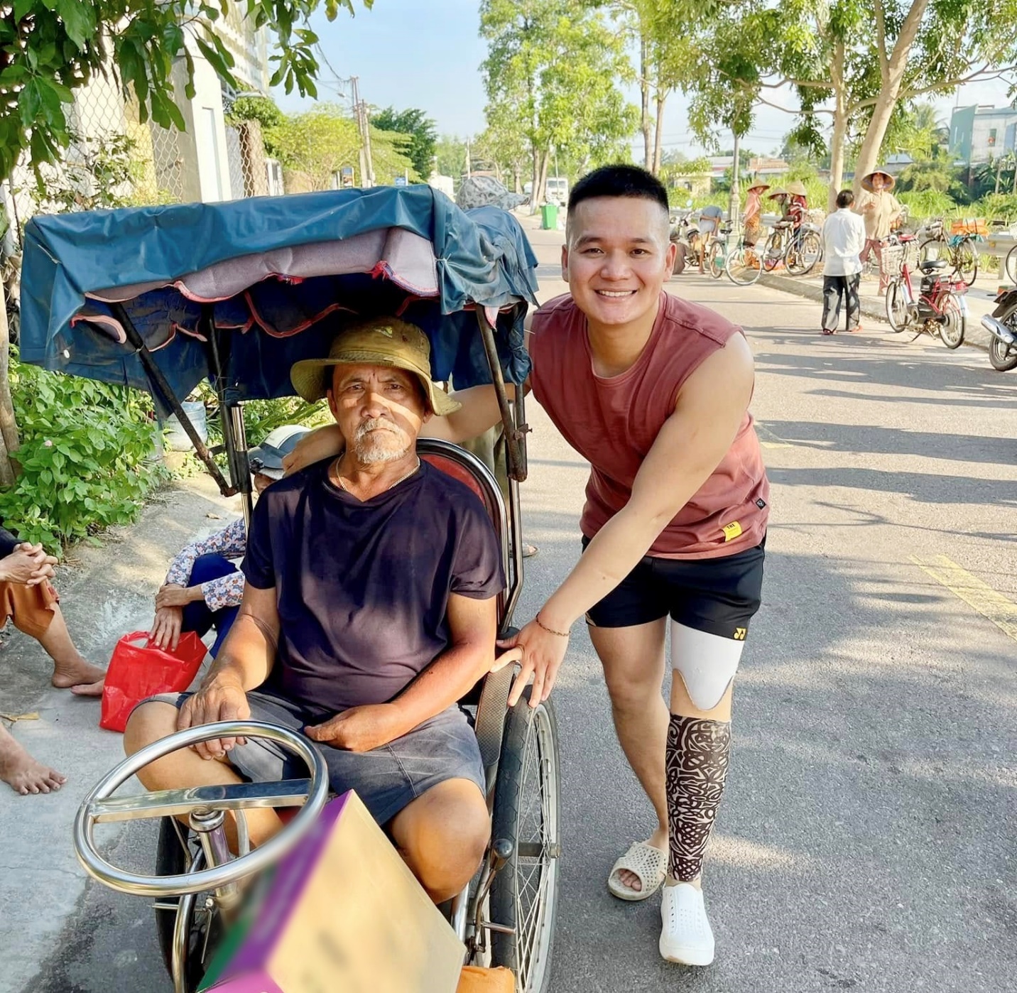 Được giúp đỡ mọi người chính là niềm vui lớn nhất của anh