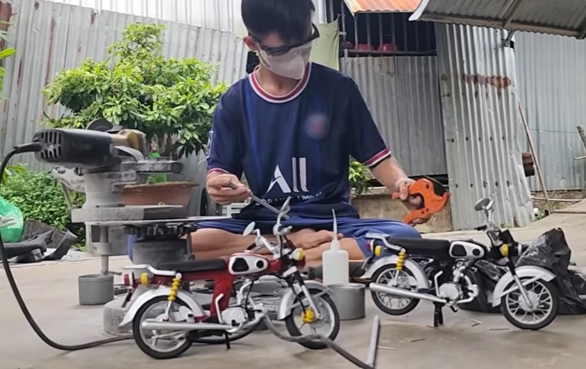 Phát hăng say chế tạo xe mô hình