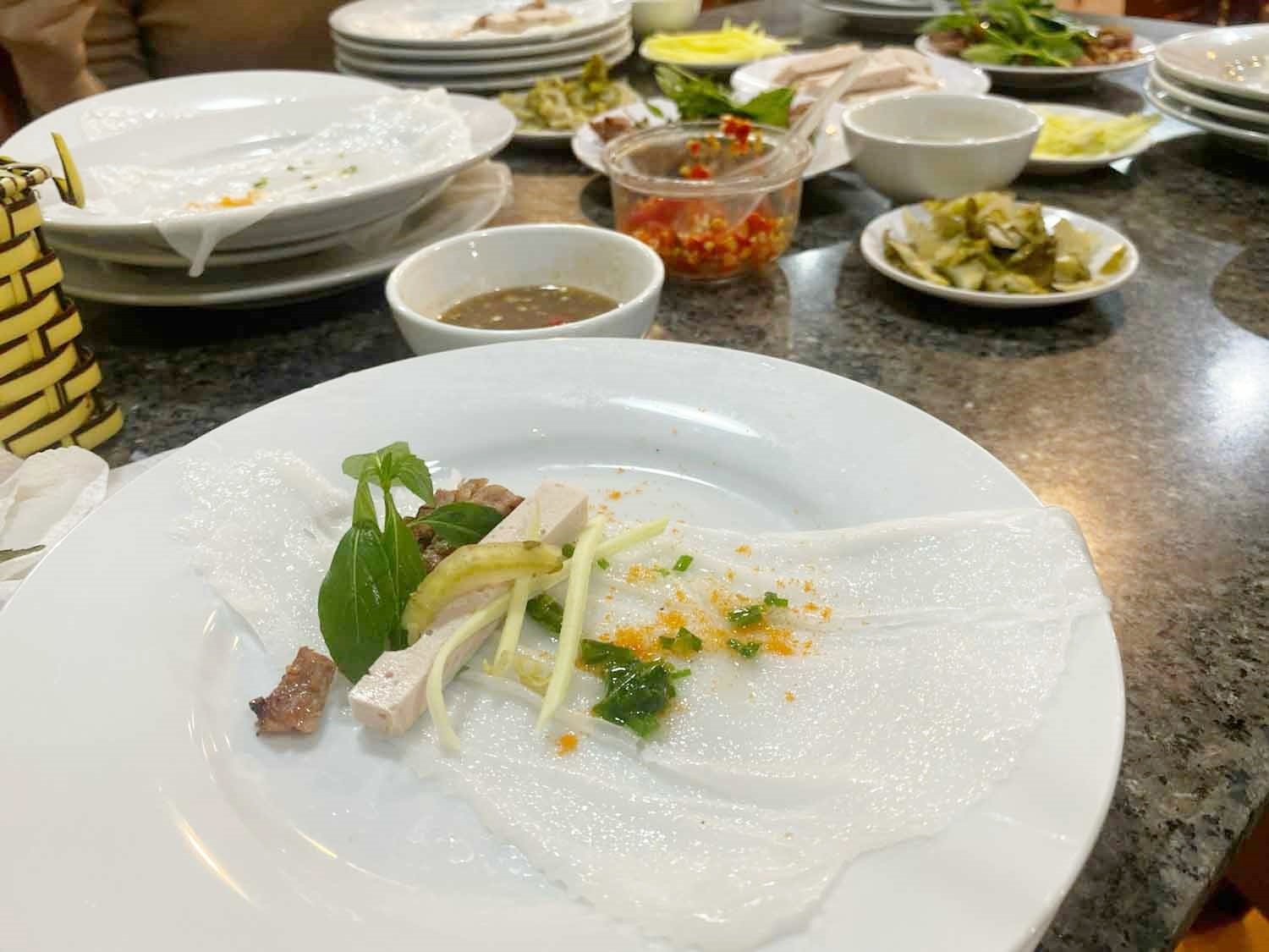 Mỗi người sẽ sử dụng một đia riêng để cuốn