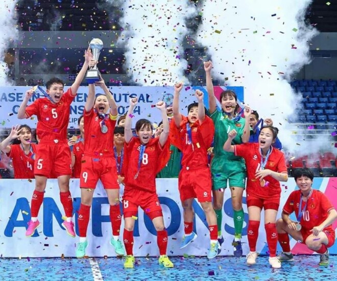 Chiếc cúp vàng Đông Nam Á đầu tiên của đội tuyển Futsal nữ Việt Nam