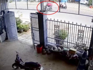 2 xe máy đấu đầu ở tốc độ cao khiến 2 người thương, vong ở Gia Lai