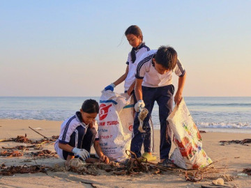 Biệt đội nhí ở Quảng Nam lay động trái tim mọi người nhờ hành động này