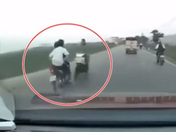 Hai xe máy đâm trực diện ở tốc độ cao khiến 3 thiếu niên thương vong ở Hải Dương