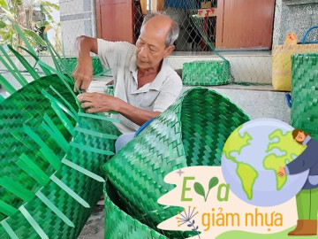 Gặp lão nông U90 mê tái chế rác nhựa: Tôi muốn là tấm gương, giáo dục con cháu có ý thức sống xanh