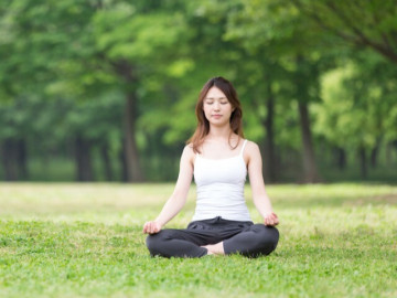 Một số động tác yoga đánh bại cảm giác uể oải, căng thẳng ngày thứ Hai