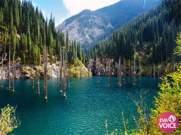 Hồ Kaindy: Kỳ quan thiên nhiên giữa lòng núi Thiên Sơn