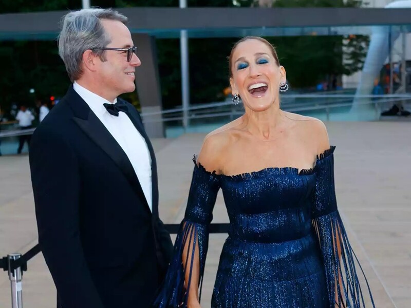 Sarah Jessica Parker làm đám cưới với nam diễn viên Matthew Broderick vào năm 1997 và họ chung sống hạnh phúc suốt hơn 20 năm qua cùng 1 con trai và 2 bé gái sinh đôi.