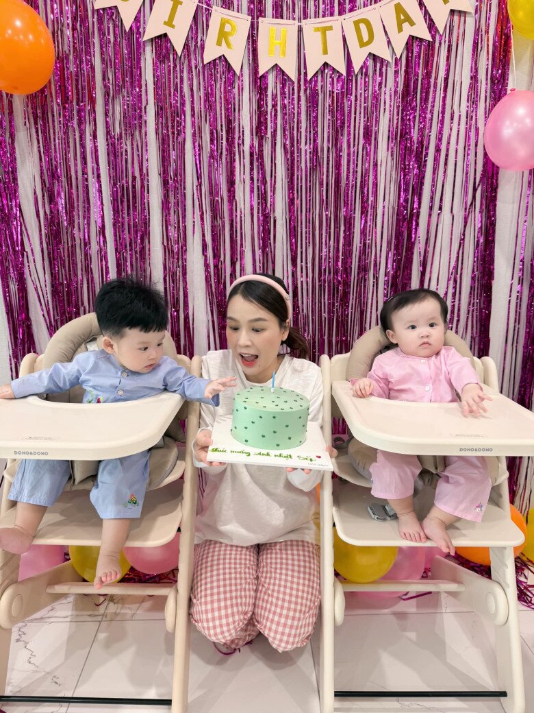 Sam được ông xã san sẻ, giúp chăm sóc các con.