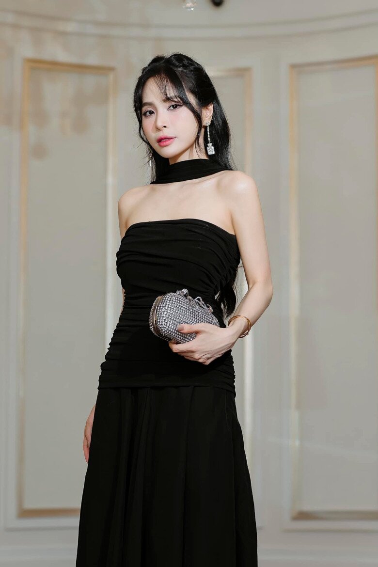 Ca nương Kiều Anh có xuất thân trong gia đình có truyền thống nghệ thuật.