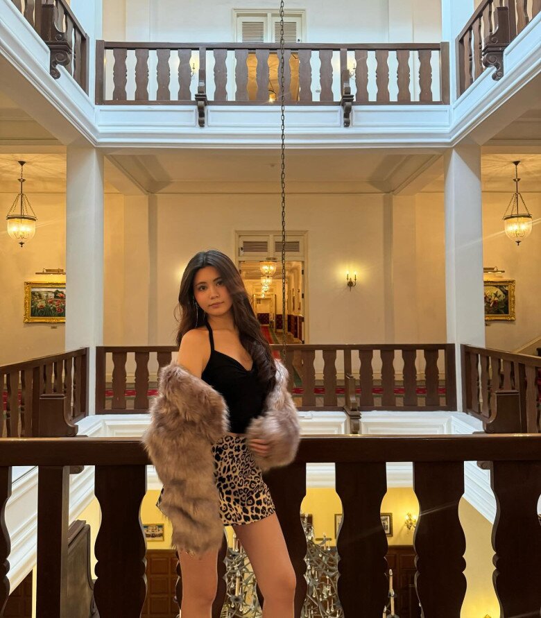 Hạt Dẻ có phong cách cá tính, sắc sảo ở tuổi 16.