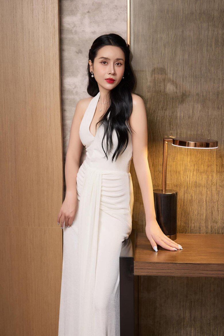 Lưu Hương Giang ngày càng trẻ trung, xinh đẹp ở tuổi ngoài 40.