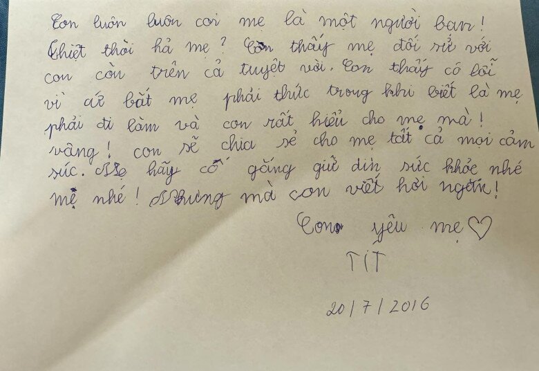 Nữ MC khoe bức thư quý tử viết cho mẹ vào năm 11 tuổi.