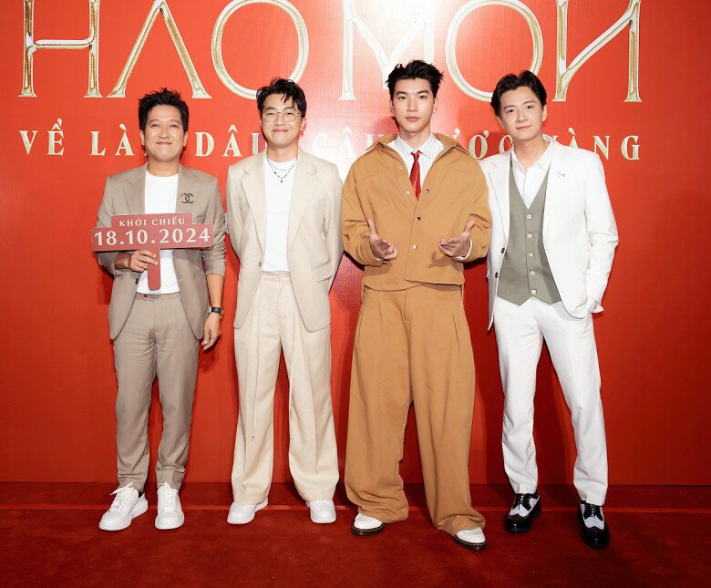 Dàn sao 2 ngày 1 đêm gồm Trường Giang, Cris Phan, HIEUTHUHAI và Ngô Kiến Huy ở sự kiện.