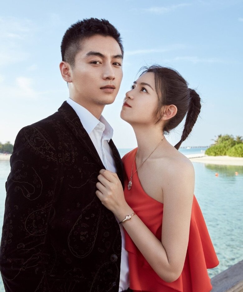 Trần Hiểu bị chỉ trích vì im lặng trong lúc nhà vợ gặp chuyện buồn.