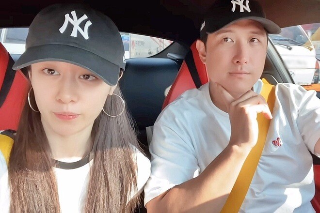 Cặp đôi thường chia sẻ cuộc sống hạnh phúc trên trang cá nhân.