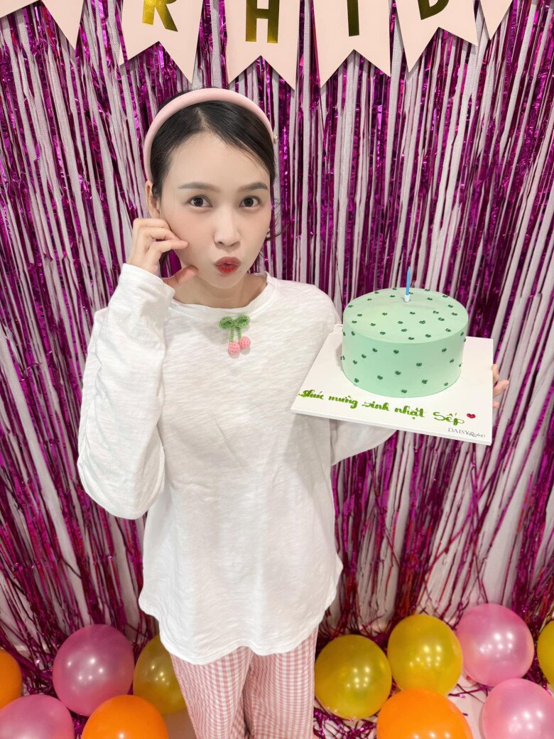 Sam poses cutely in her sleepwear during her birthday celebration