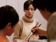 Yêu con - Bố mẹ bận rộn gửi con cho bảo mẫu chăm sóc và bi kịch khi đứa trẻ trưởng thành không ai dám nhắc lại