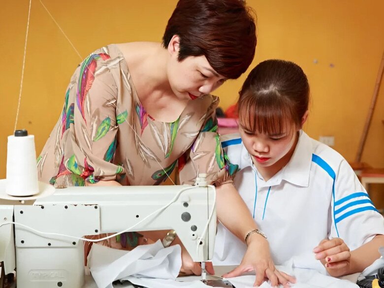 Mỗi khi thực hành, việc chậm rãi, nhịp nhàng trong từng công đoạn là điều bạn cần lưu tâm, tập trung cao độ.