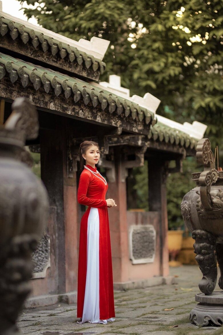 Buổi sáng sớm hoặc chiều muộn là thời điểm lý tưởng để chụp ảnh tại đây, ánh nắng nhẹ nhàng sẽ giúp bạn có những bức ảnh đẹp lung linh.