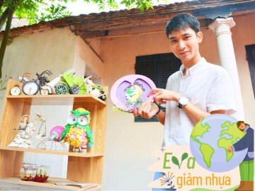 Gặp 9x lan toả lối sống xanh, đi xin chai nhựa, mảnh vụn thuỷ tinh để biến thành đồ chơi đầy nghệ thuật