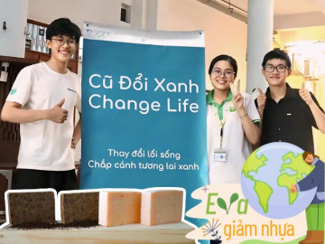 Nhóm sinh viên ở Sài Gòn “phù phép biến dầu ăn cũ đầy cặn bã thành vật dụng phụ nữ rất mê, có thể sử dụng hằng ngày