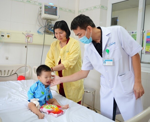 img srchttps://cdn.eva.vn/upload/4-2024/images/phuongld/be-trai-2-year-old-nguy-kich-after-when-an-loai-through-duoc-vi-nhu -kim -cuong-do-for-suc-show-dang-to-be-created-1730859656-902-width568height637.jpg /