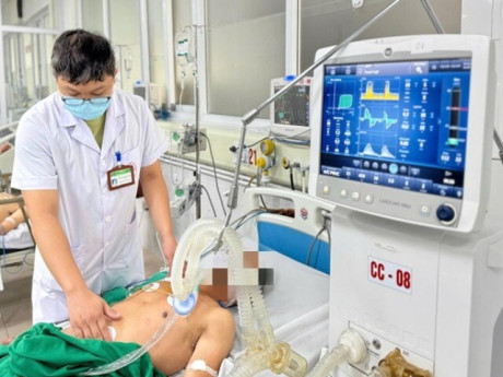 Người đàn ông khỏe mạnh bỗng cứng miệng, đến viện bác sĩ cảnh báo căn bệnh nguy hiểm dễ bị bỏ qua