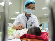 Sức khỏe - Thời tiết thay đổi khiến nhiều trẻ bị viêm màng não nhập viện, bác sĩ Viện Nhi chỉ nguyên nhân và dấu hiệu nhận biết