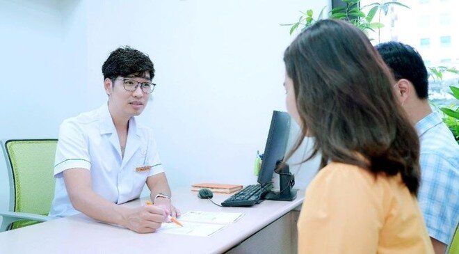 Bác sĩ Nguyễn Anh Tú khám và tư vấn các trường hợp rối loạn chức năng tình dục.