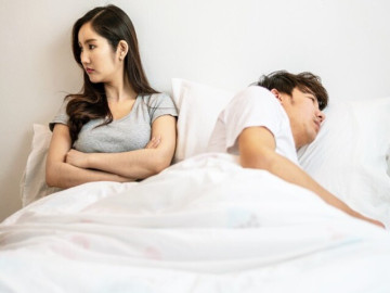 Dù vẫn yêu chồng nhưng cứ gần gũi là chán nản, vợ trẻ đi khám bác sĩ chỉ ra vấn đề nhiều chị em gặp phải