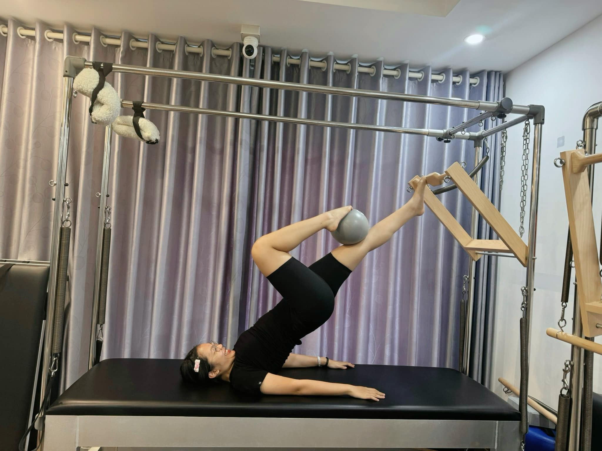 Thời gian qua An Nhiên đã được mẹ đầu tư cho tập luyện bộ môn Pilates giúp cô bé tăng cường chiều cao và có được vẻ ngoài khỏe mạnh ngay từ khi còn bé. 