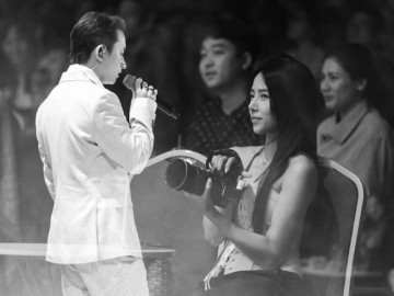 Bà xã Phan Mạnh Quỳnh than thở sau 3 năm cưới: “Không hiểu sao mấy năm trước lại cưới con người này”