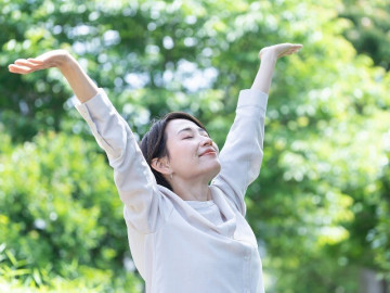12 bài tập đơn giản, dễ thực hiện nhưng giúp giảm huyết áp, tốt cho tim, kéo dài tuổi thọ
