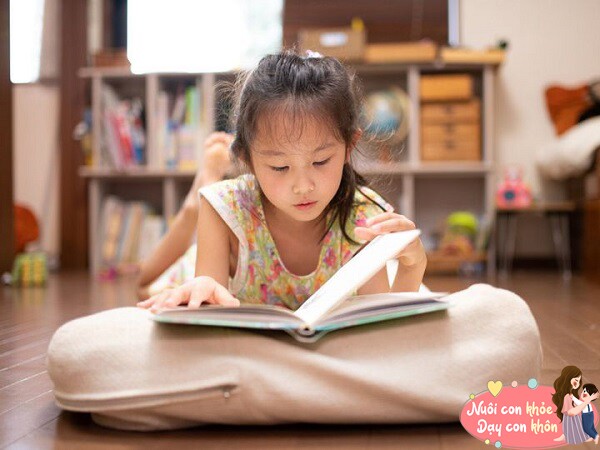 Đọc sách là một trong những cách tốt nhất để phát triển kỹ năng ngôn ngữ và tư duy của trẻ.