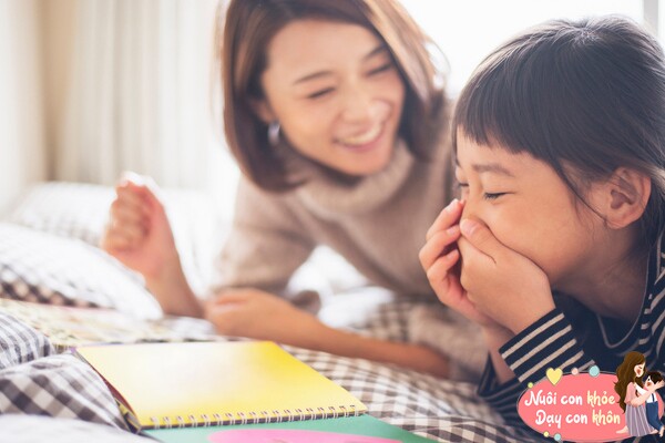 Hãy động viên trẻ kịp thời.